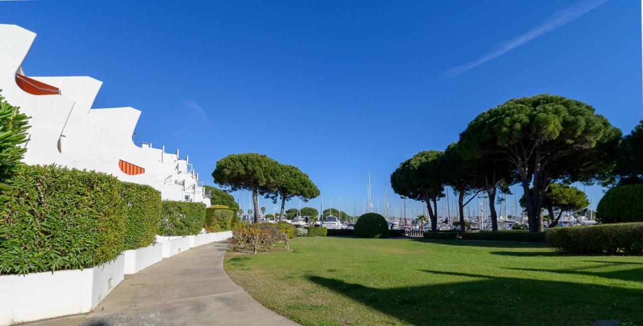 Appartement Donnant Sur Le Port De Plaisance De Port Camargue Et A Proximite Des Plages Le Grau-du-Roi Exteriör bild